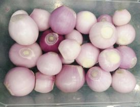 Hành tím lột vỏ