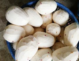 Khoai môn gọt vỏ